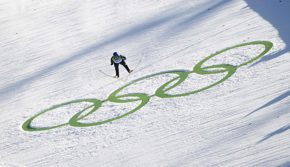 2010-02-19T191205Z_01_OLYKP009_RTRIDSP_3_OLYMPICS-SKI-JUMPING.jpg