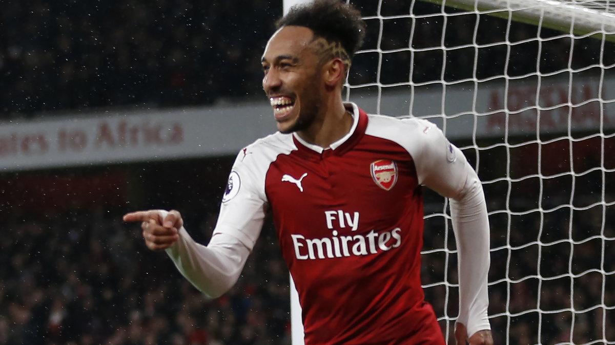 Pierre-Emerick Aubameyang cieszy się z pierwszego gola dla Arsenalu.