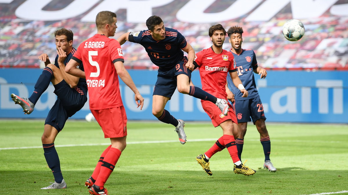 Bayer - Bayern. Robert Lewandowski (Ś)