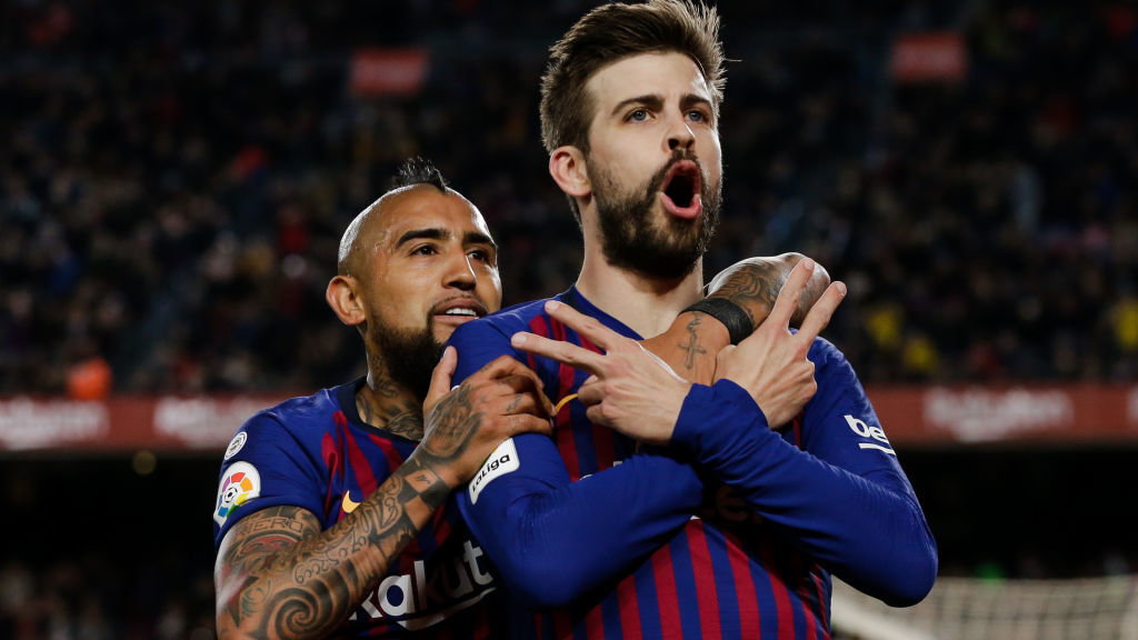 Arturo Vidal, Gerard Pique