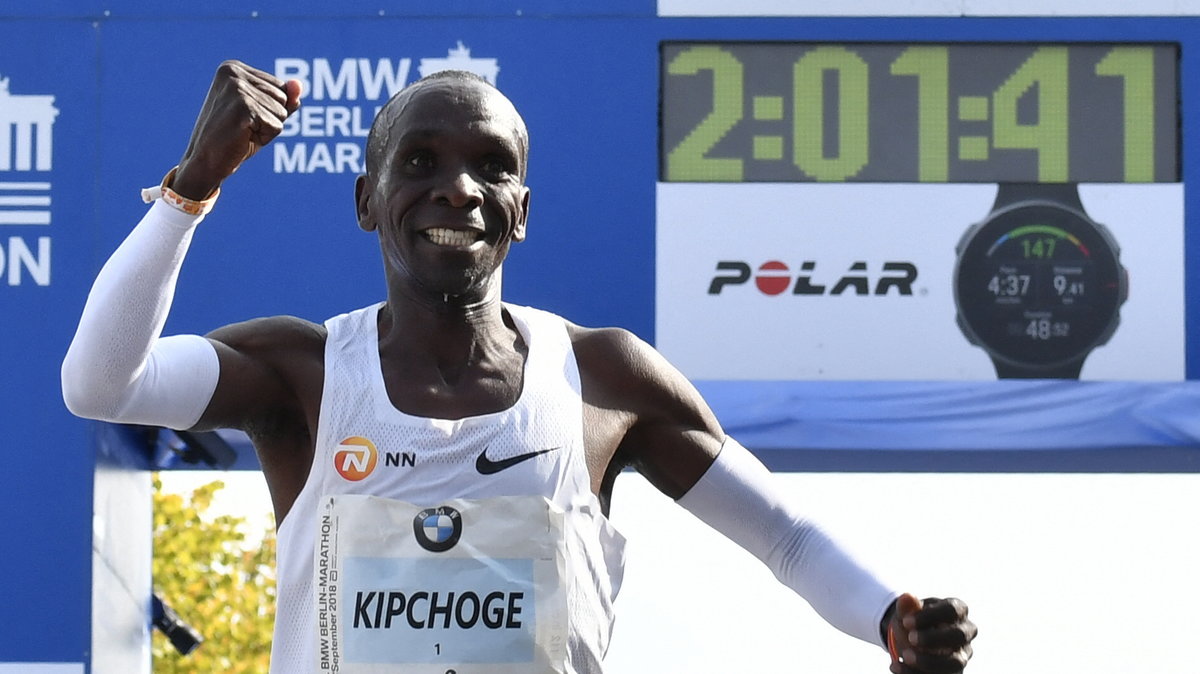 Eliud Kipchoge w 2018 roku w Berlinie poprawił maratoński rekord świata