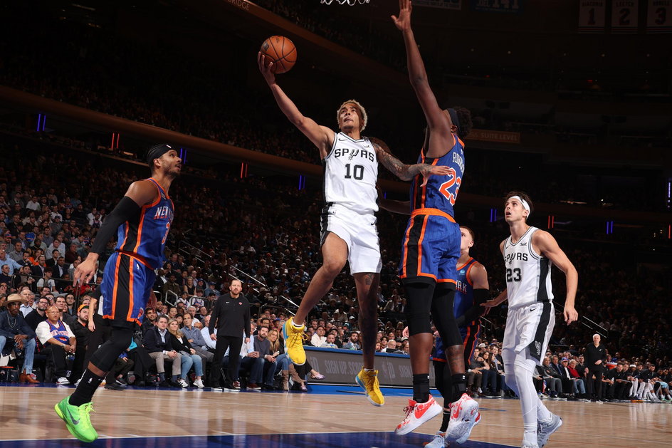 San Antonio Spurs v New York Knicks