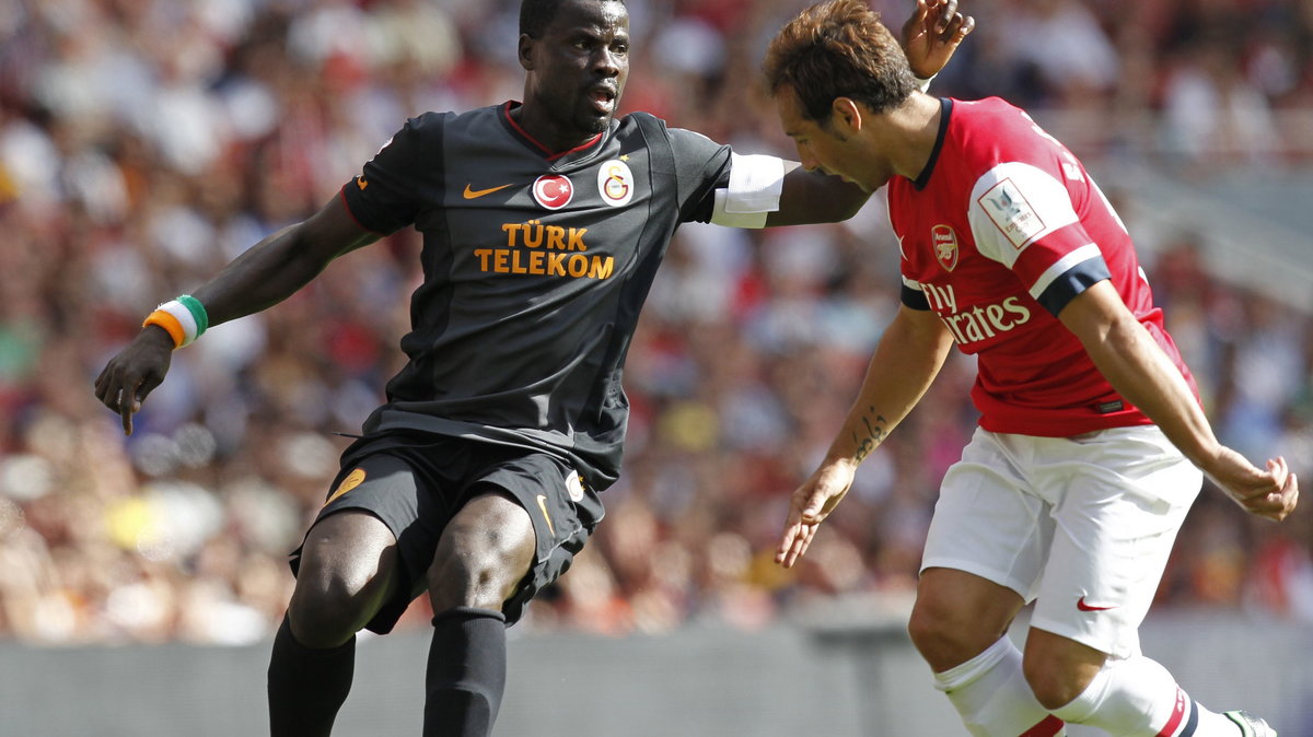 Emmanuel Eboue (z lewej)