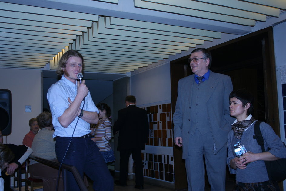 Tomasz Mackiewicz na Gali wolontariatu Banku Żywności w Częstochowie, gdzie Tomek po raz pierwszy wystąpił publicznie opowiadając o swojej podróży do Indii. 