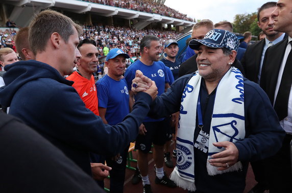 epa06893529 - BELARUS SOCCER MARADONA (Maradona arrives in Brest)