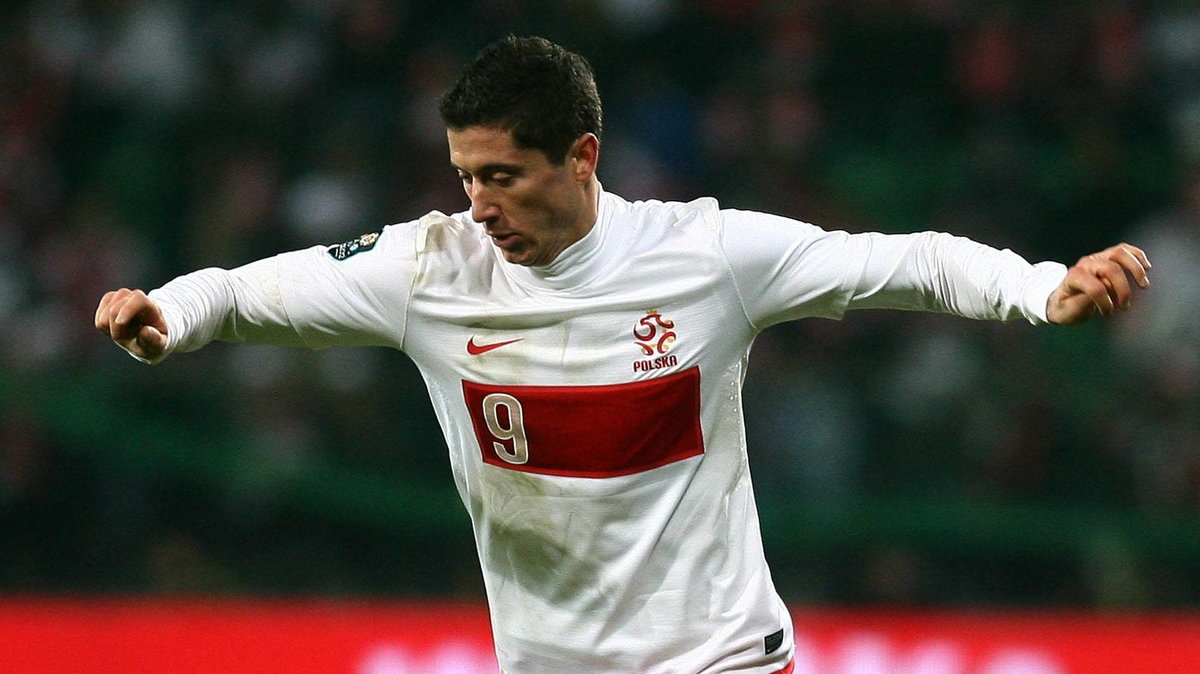 Robert Lewandowski w koszulce bez orzełka