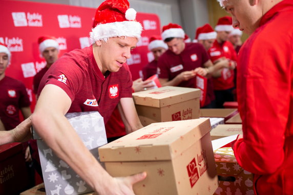 Piłkarze reprezentacji Polski ponownie wsparli Szlachetną Paczkę