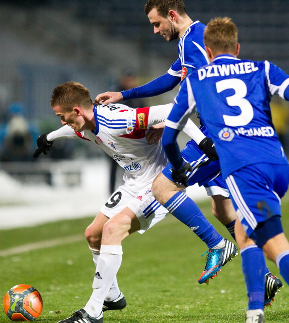 PIŁKARSKA EKSTRAKLASA RUCH CHORZÓW KONTRA GÓRNIK ZABRZE