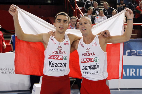 Adam Kszczot (L) i Marcin Lewandowski