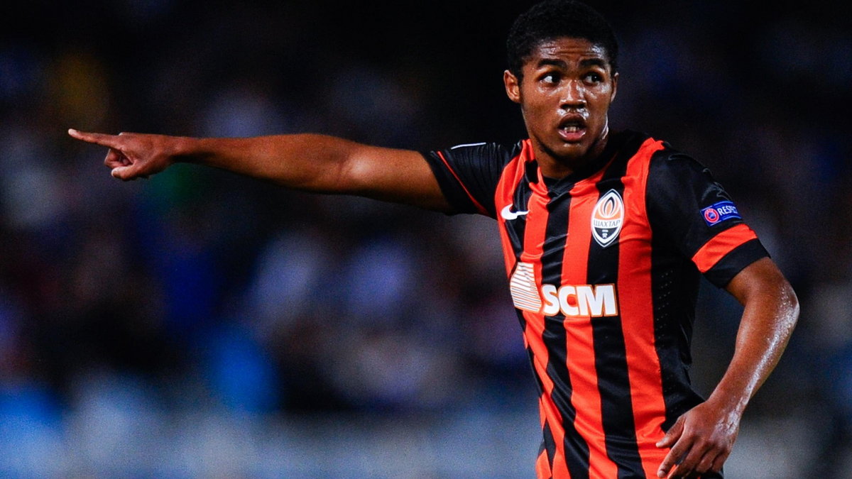 Douglas Costa na celowniku Chelsea