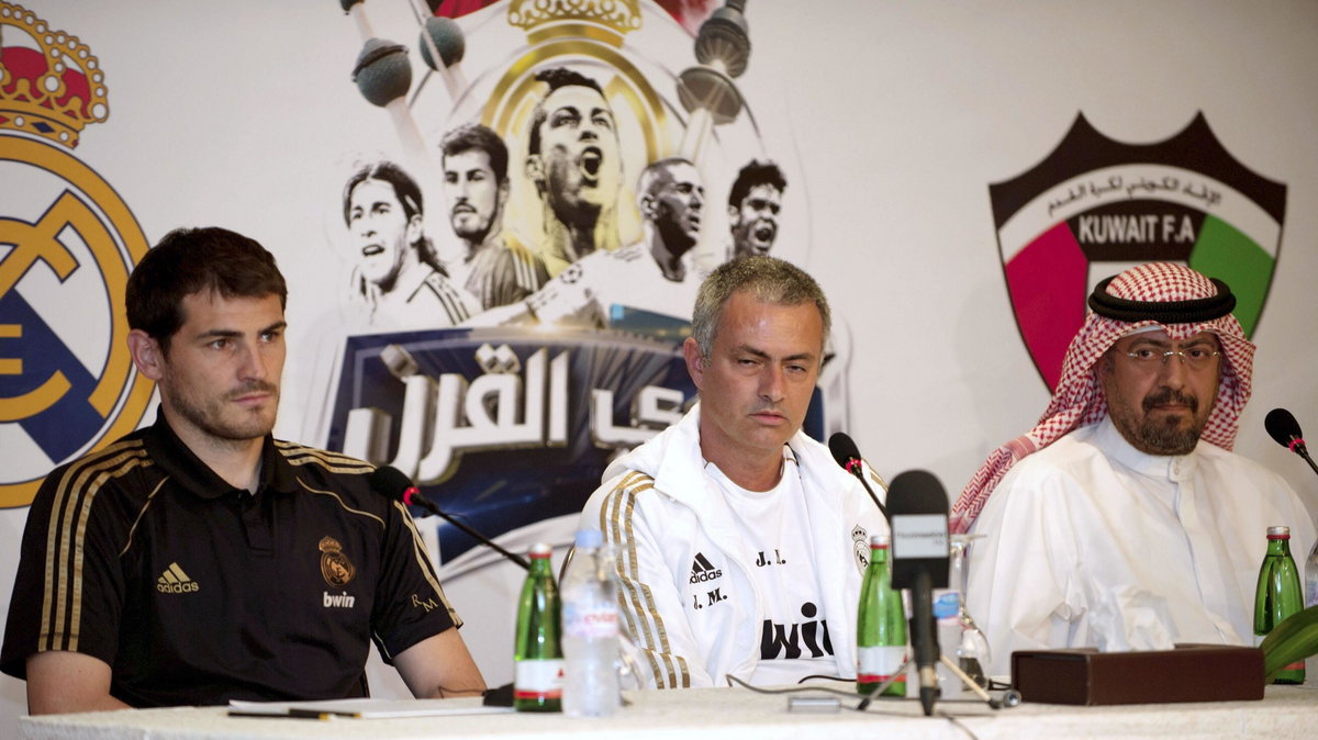 Iker Casillas (L) i Jose Mourinho (w środku)