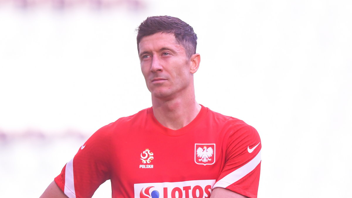 Robert Lewandowski musi dogadać się z Oliverem Kahnem