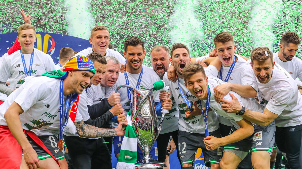 Piłkarze Lechii Gdańsk z Pucharem Polski 2018/19