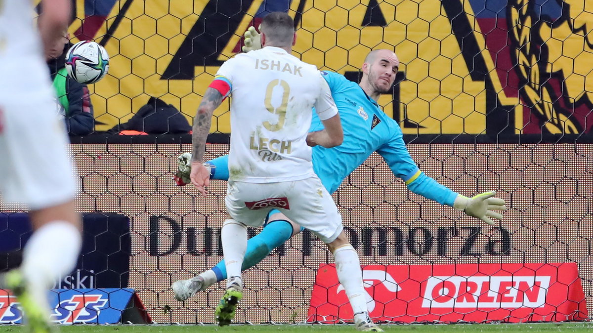 Mikael Ishak (Lech Poznań) i Dante Stipica (Pogoń Szczecin)