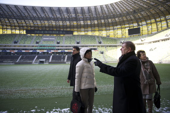 Minister sportu Joanna Mucha wizytuje stadion w Gdańsku