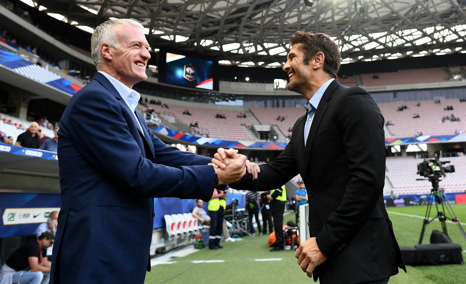 Trener reprezentacji Francji Didier Deschamps i Bixente Lizarazu.