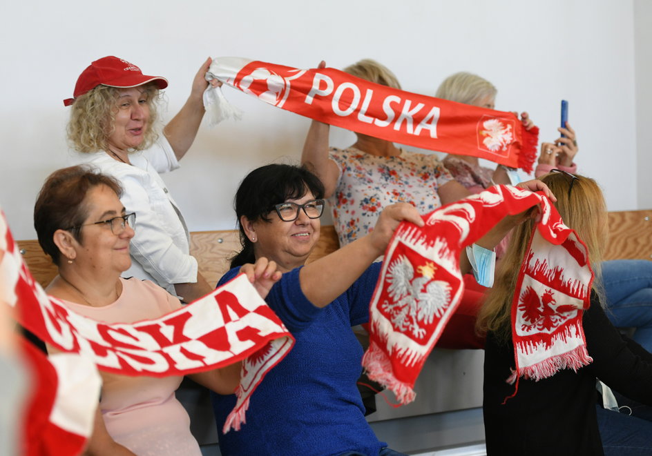 Mieszkańcy Gib - rodzinnej wsi polskiej oszczepniczki Marii Andrejczyk - wspólnie oglądali transmisję olimpijskich zawodów