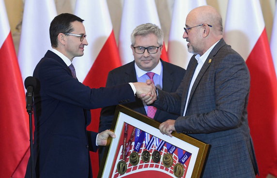 19a09024 - SIATKÓWKA SPOTKANIE PREMIERA Z WŁADZAMI PZPS (Premier Mateusz Morawiecki prezes PZPS Jacek Kasprzyk wiceprezes PZPS Ryszard Czarnecki )