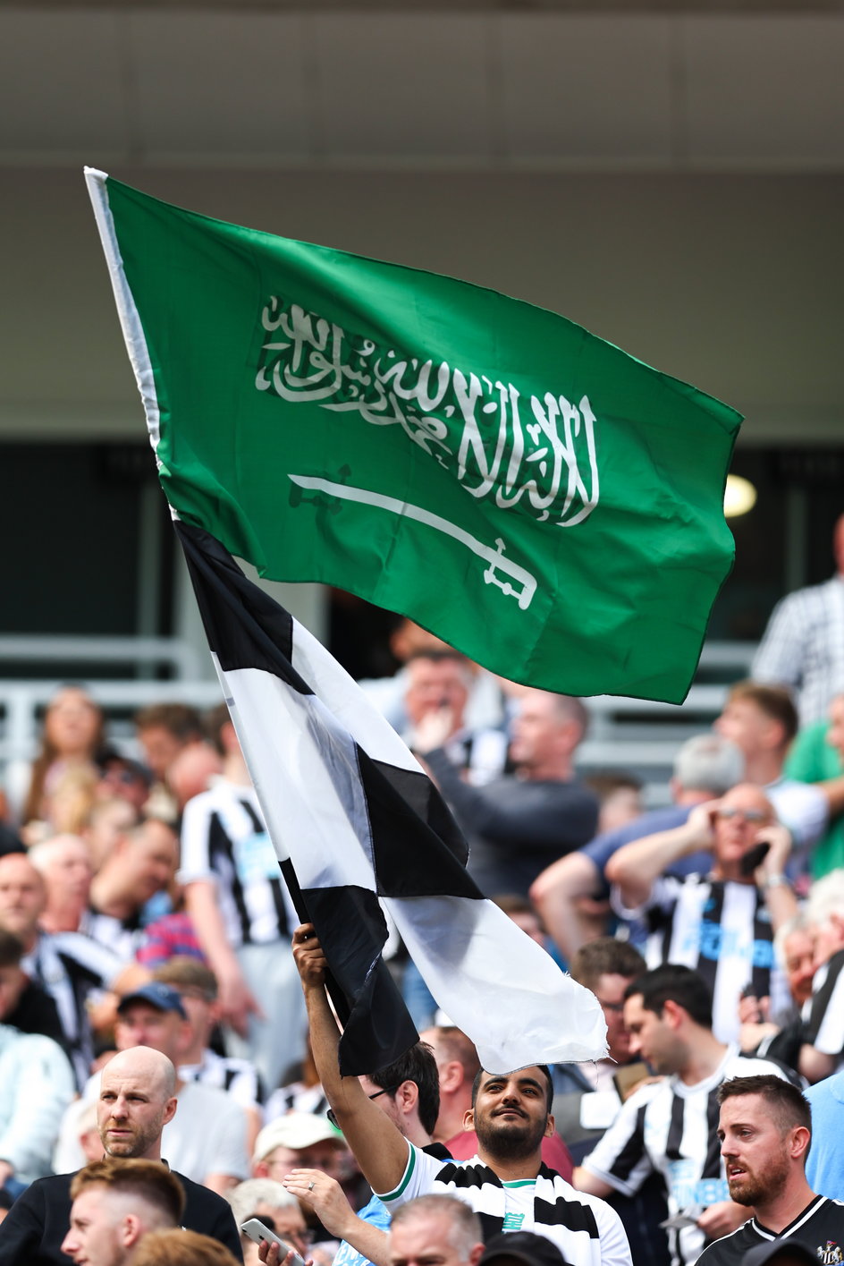 Flaga Arabii Saudyjskiej na meczu Newcastle United