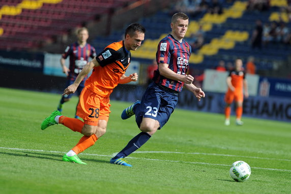 PIŁKA NOŻNA EKSTRAKLASA POGOŃ SZCZECIN - KGHM ZAGŁĘBIE  (Mateusz Matras Łukasz Piątek )