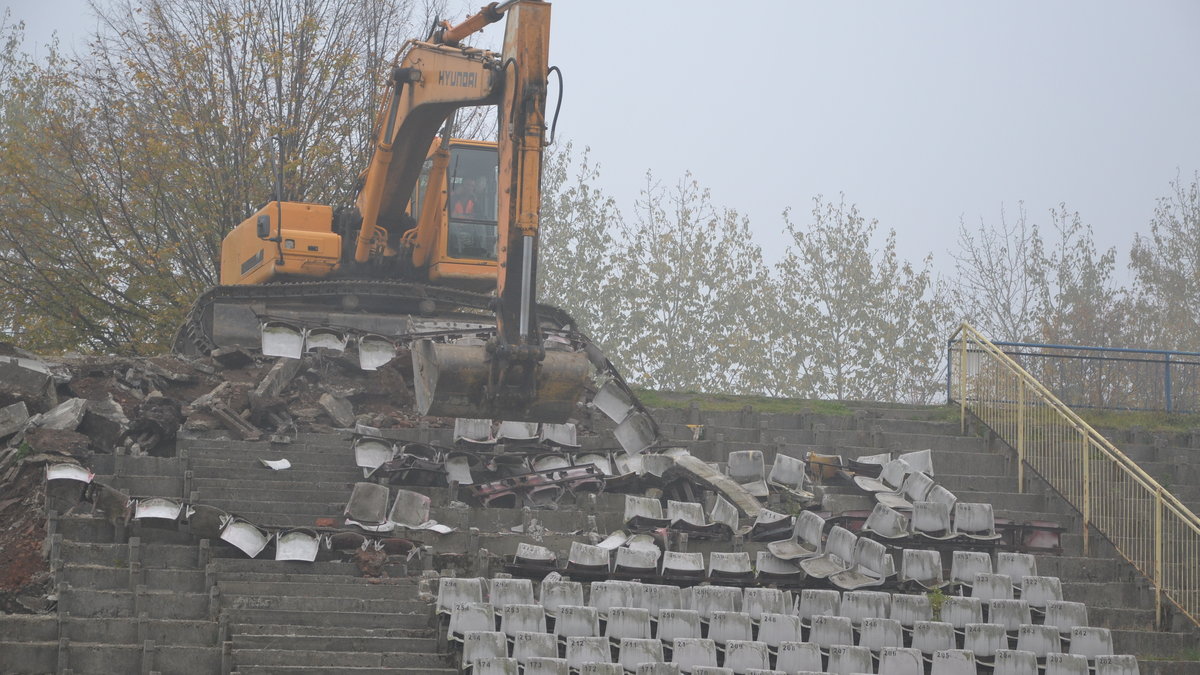 Modernizacja Stadionu im. Pawła Waloszka została wstrzymana. Co dalej z żużlem w Świętochłowicach?