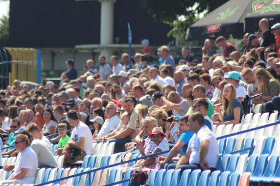 Publiczność na stadionie Stali