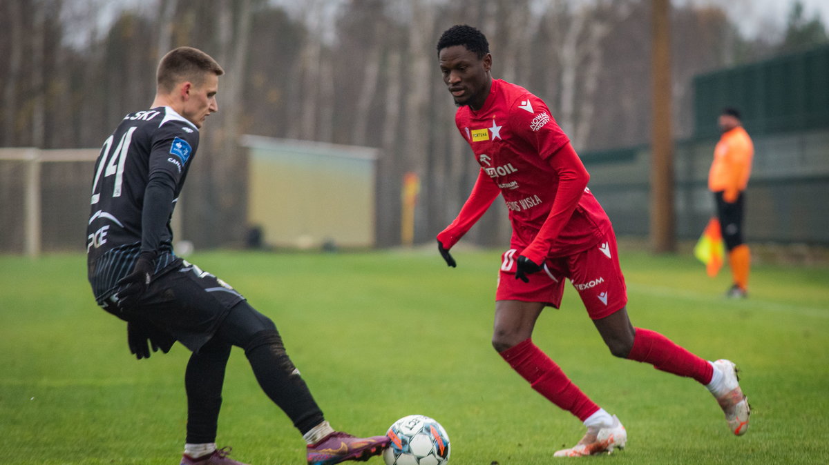 Momo Cisse z Wisły Kraków w sparingu ze Stalą Mielec