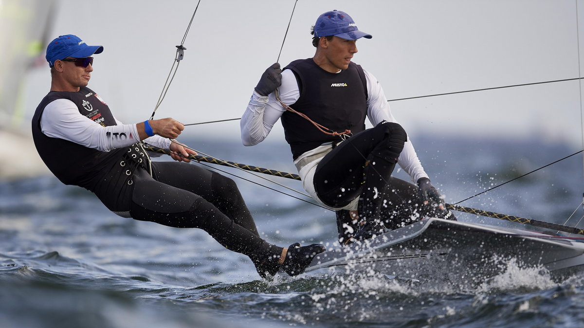 Dominik Buksak (L) i Szymon Wierzbicki