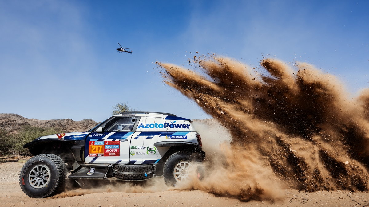 Auto Krzysztofa Hołowczyca podczas Rajdu Dakar 2024