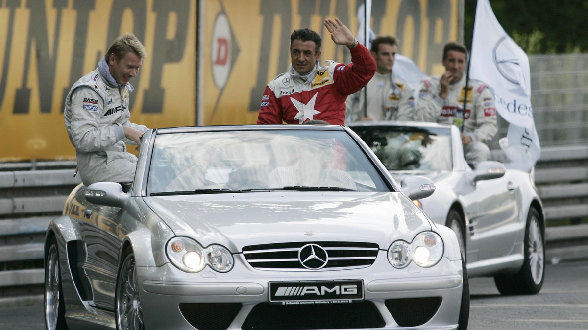 Mika Hakkinnen (L) i Bernd Schneider