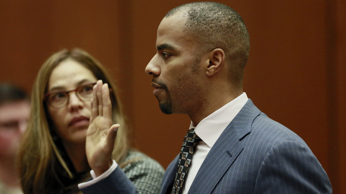 Darren Sharper i jego adwokat Lisa Wayne podczas rozprawy sądowej