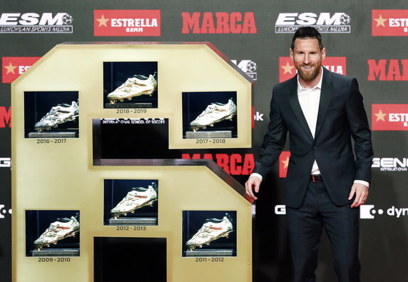 epa07925293 - SPAIN SOCCER GOLDEN SHOE (Lionel Messi wins his sixth Golden Shoe award)