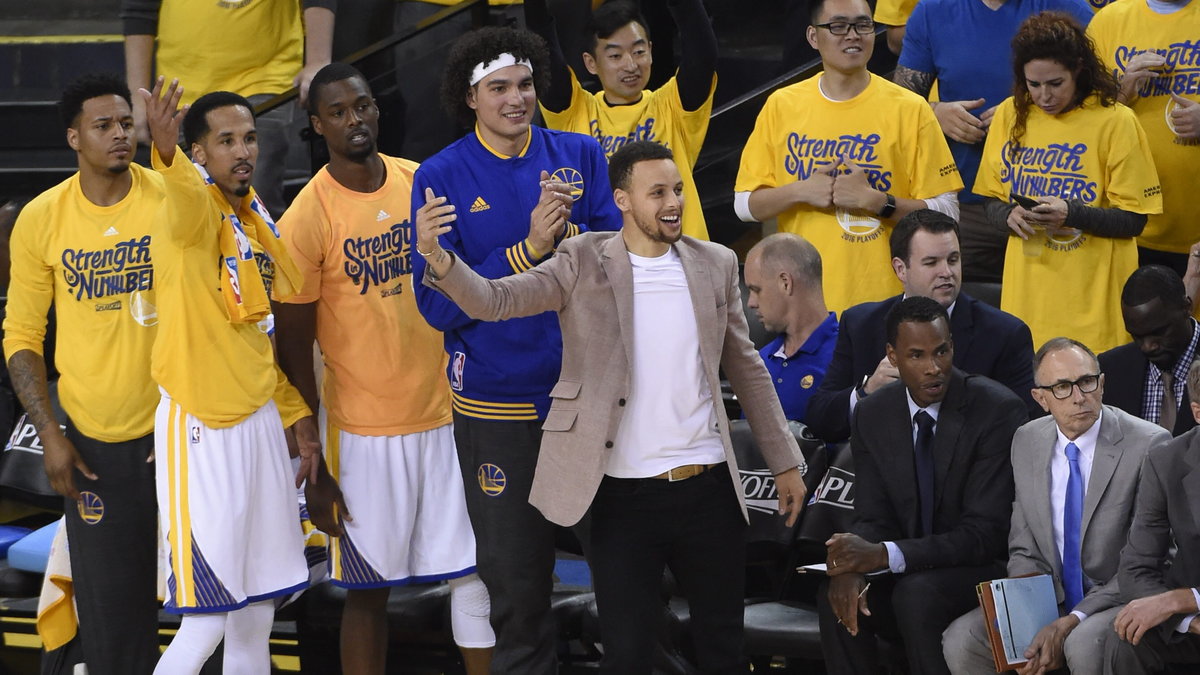 Stephen Curry na ławce Golden State Warriors