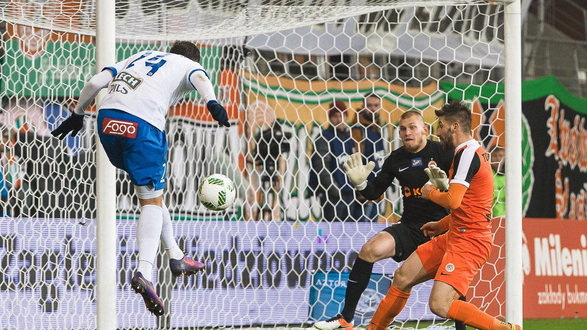 Pilka nozna. Ekstraklasa. Zaglebie Lubin - Lech Poznan. 25.11.2016