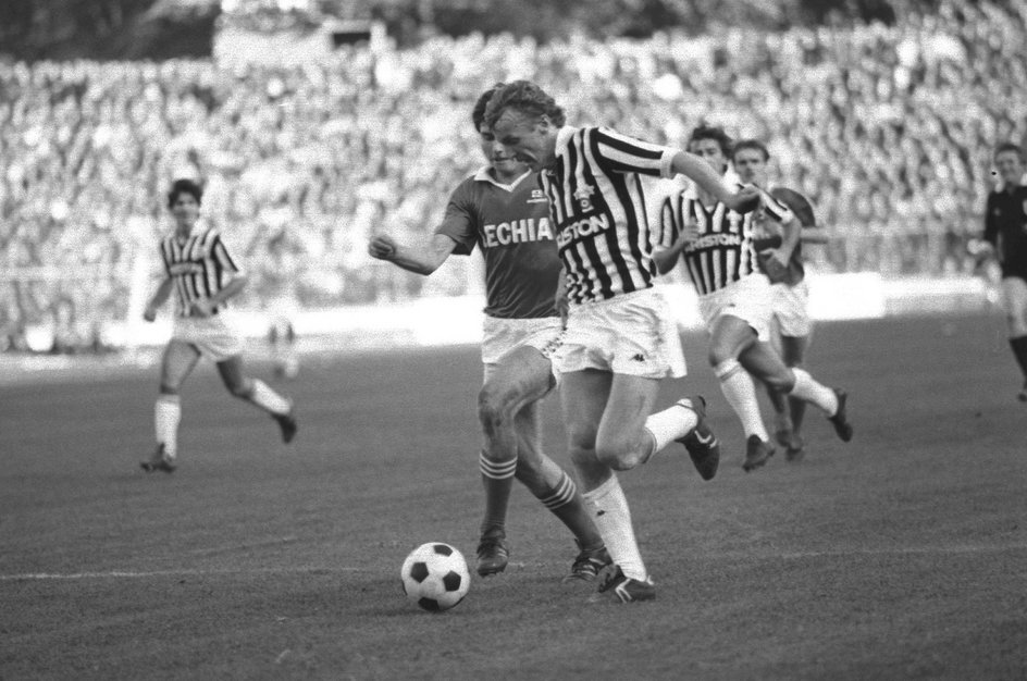 Zbigniew Boniek podczas meczu Lechii z Juventusem w Gdańsku w 1983 r.