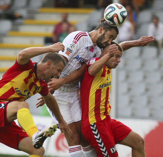 PIŁKARSKA EKSTRAKLASA KORONA KIELCE KONTRA GÓRNIK ZABRZE ( Radek Dejmek Kamil Kuzera Błażej Augustyn )