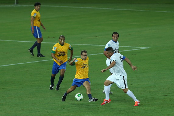 Ronaldo w towarzyskim meczu rozegranym 27 kwietnia 2013 roku na nowo otwartym stadionie Maracana