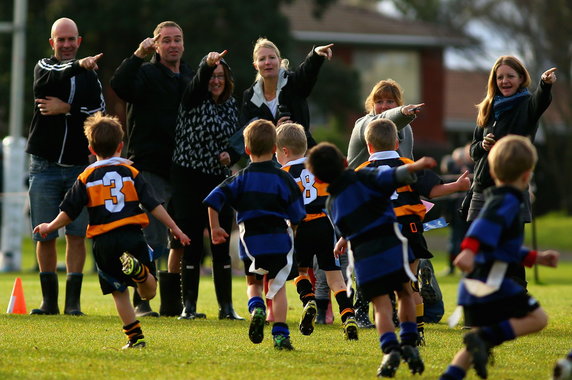 Dzieci grają w rugby