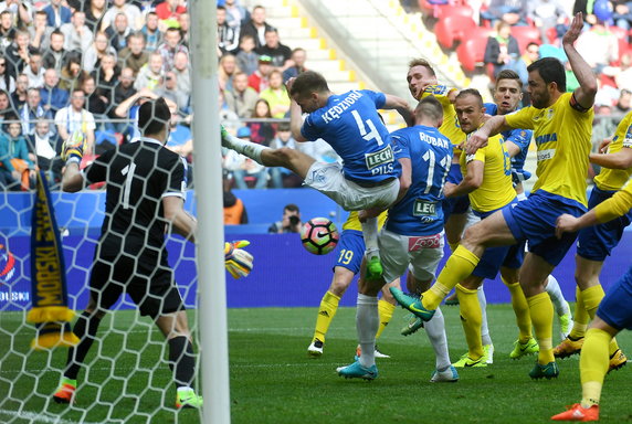 PIŁKA NOŻNA PUCHAR POLSKI FINAŁ LECH POZNAŃ ARKA GDYNIA (Tomasz Kędziora Marcin Robak)