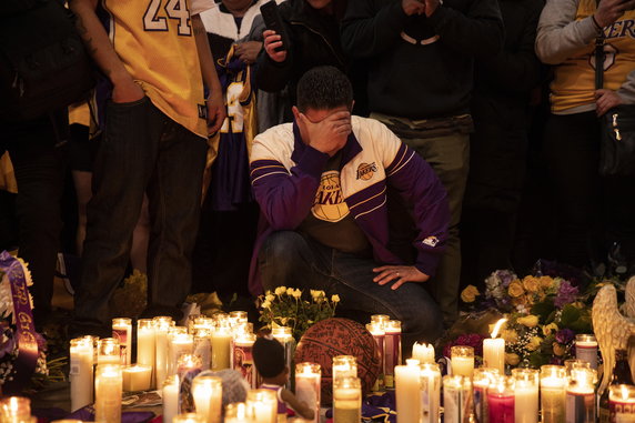 Wielu kibiców zapaliło znicze ku pamięci Kobego Bryanta