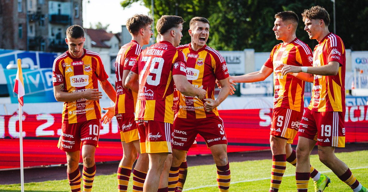 Szalony mecz o finał i osiem goli! Rzucili wyzwanie Wieczystej