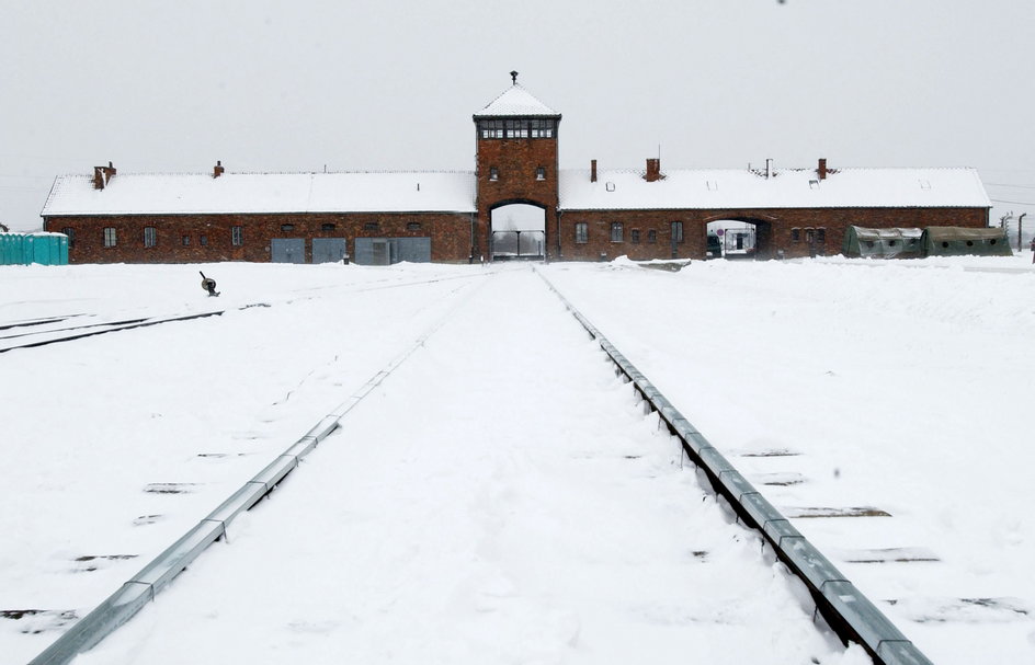 Tory kolejowe prowadzące do KL Auschwitz