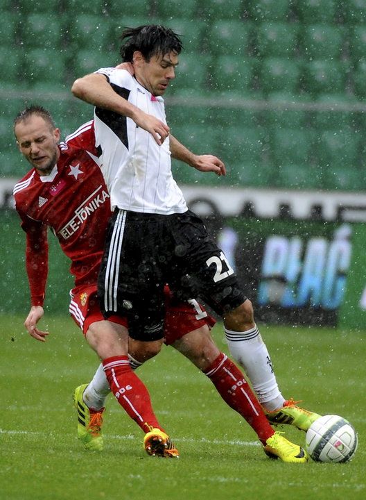 PIŁKA NOŻNA LIGA POLSKA LEGIA WARSZAWA WISŁA KRAKÓW (Ivica Vrdoljak Ostoja Stjepanovic)