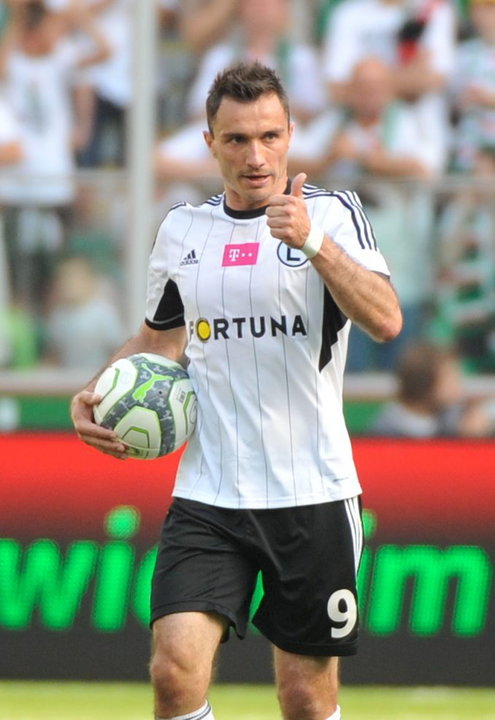 PIŁKARSKA EKSTAKLASA LEGIA KONTRA RUCH ( Marek Saganowski )