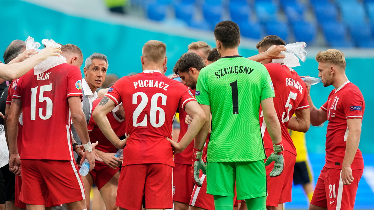 Paulo Sousa na rozmowie ze swoją drużyną