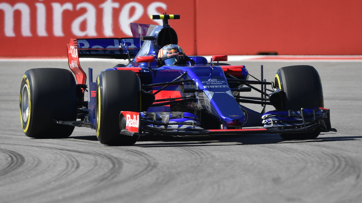 Carlos Sainz w bolidzie Toro Rosso