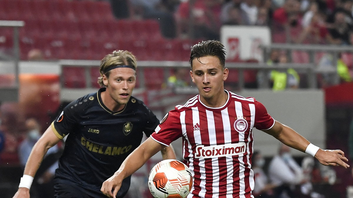 Viktor Fischer (Royal Antwerp) i Michał Karbownik (Olympiakos Pireus)