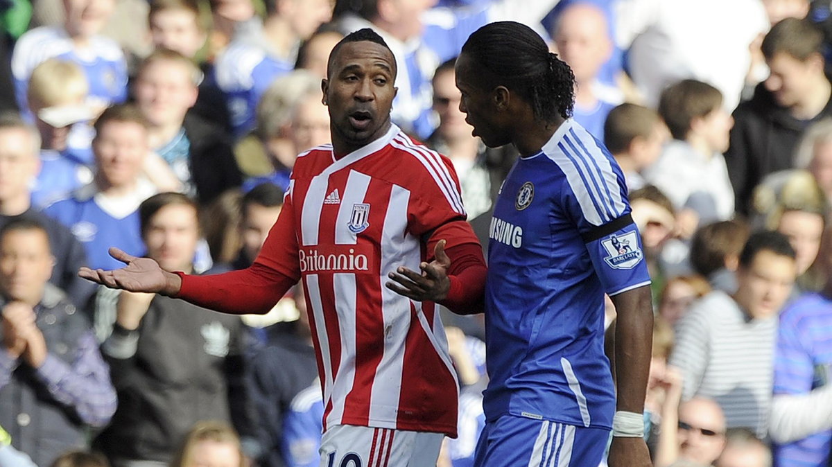 Chelsea - Stoke: Ricardo Fuller (L) i Didier Drogba (P)