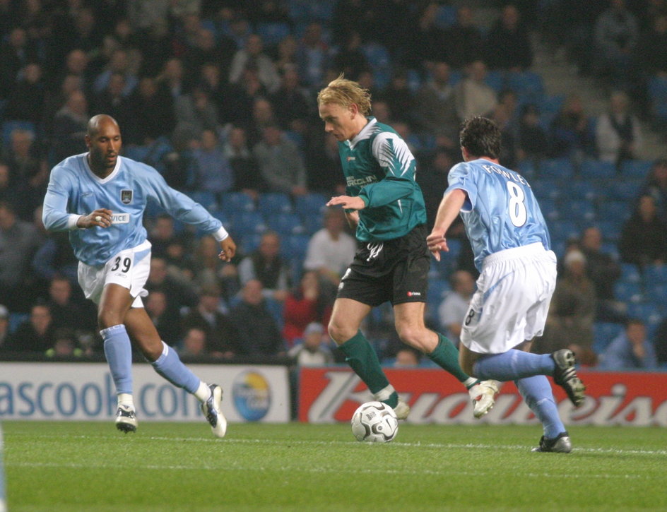 Nicolas Anelka, Sebastian Mila i Robbie Fowler na City of Manchester Stadium