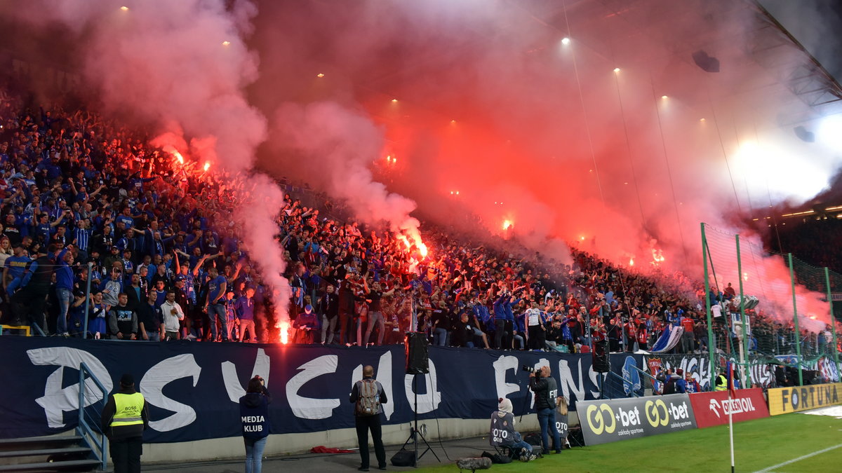 Pierwszy mecz Wisły z Ruchem przyciągnął tłumy na stadion w Krakowie